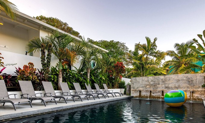 Bravos de Boston Condo | Exclusive Oceanfront Escape at Palm Cottages