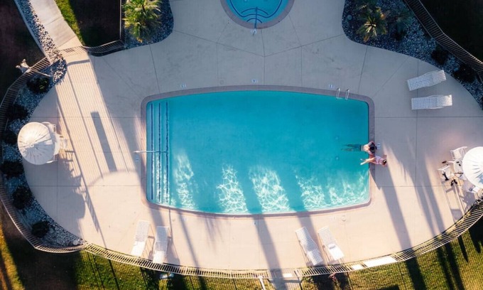 Palm Desert House | Palm Desert Getaway: Poolside Fun in Prime Location!