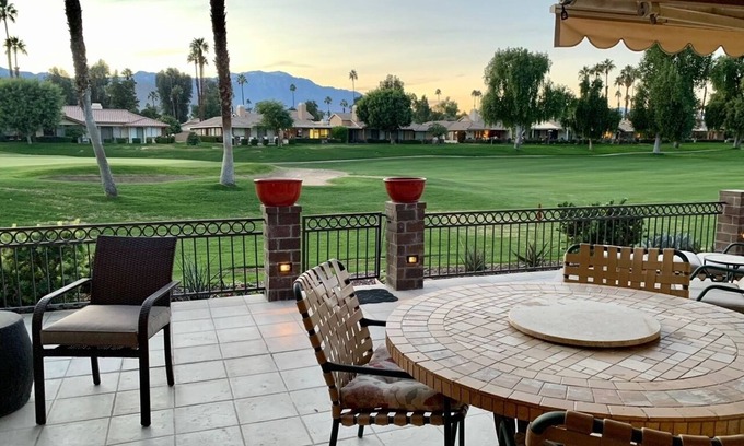 Palm Desert Condo | Stunning Palm Desert Villa with Golf Course Views & Pool