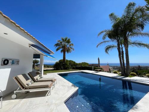 Vilassar de Dalt Bed & Breakfast | Oceanfront Suite at Palm Maresme with Breathtaking Views