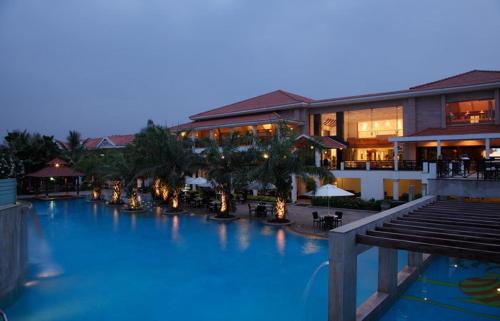 Palm Meadows Resort | Elegant Palm Meadows Resort: Oceanfront Bliss & Spa Retreat