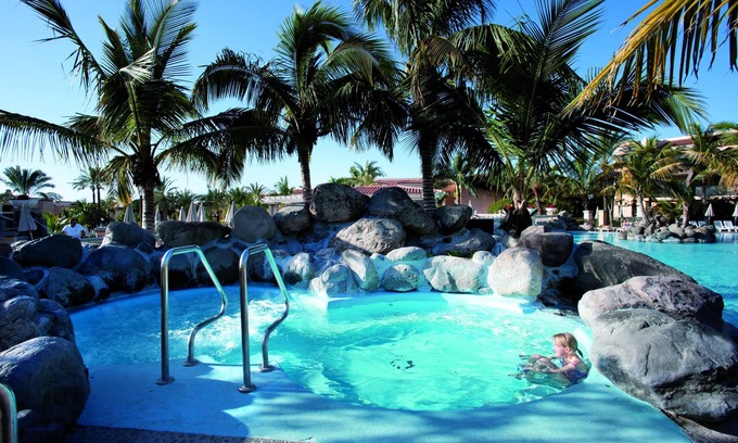 Sonnenland Apartment | Unwind at Palm Oasis Maspalomas with Ocean Views & Spa