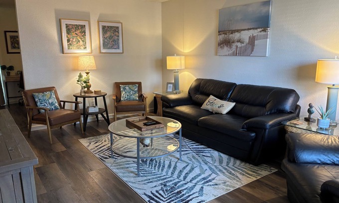 Lemoore House | Discover Palm Oasis: Top-Rated Stay with Pool & Breakfast