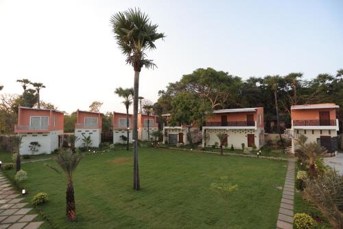 Kuilapalayam Resort | Beachfront Bliss at PALM PARADISE Resort with Pool