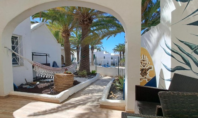 Bahia Calma Apartment | Explore Palm Point: Oceanfront Retreat with Pool & Views