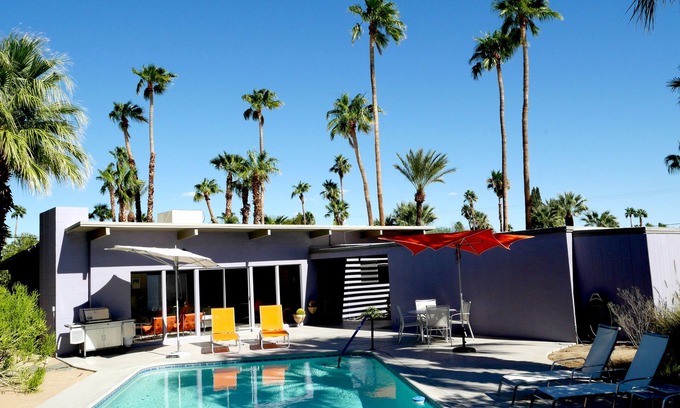 Racquet Club Estates House | Discover Palm Springs Architectural: Pet-Friendly Oasis