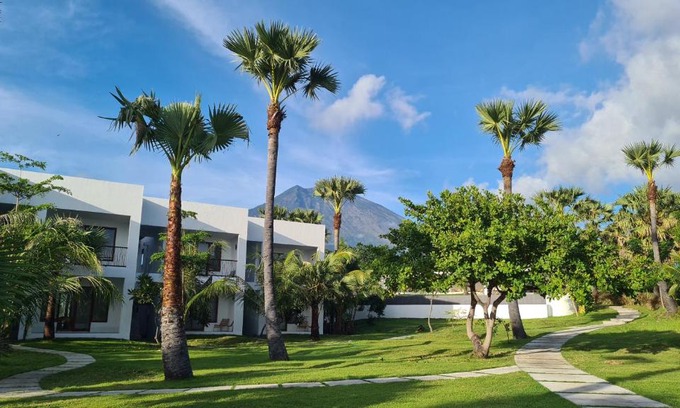 Tulamben Resort | Relax at Palm Springs Bali Dive Resort - 4-Star Getaway