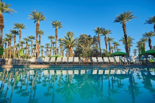 Palm Desert Resort | Unique Palm Springs Camping Resort Loft Cabin with Pool