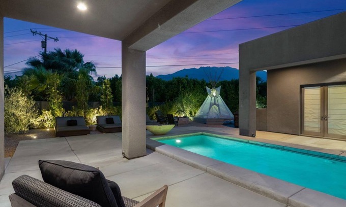 Palm Springs House | Experience The Gorilla Villa: Ocean View & Private Pool