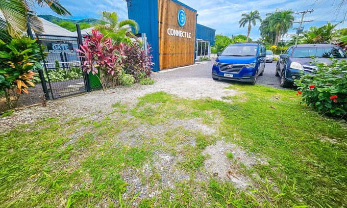 Apia House | Cozy Palm Studio with Extra Bedroom & Scenic Ocean View