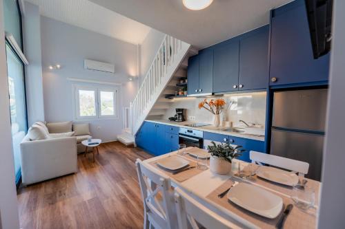 Gouvia Apartment | Exceptional Oceanfront Palm Tree Corfu Apt. with Pool
