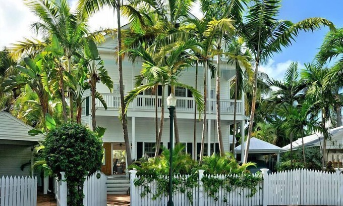 Truman Annex House | Relaxing Ocean Breeze Retreat in Key West, FL - Rated 9.4/10