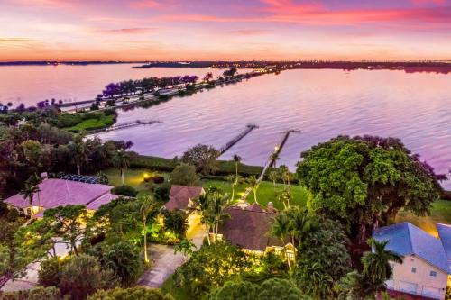 Bradenton House | Palma Sola Bay House: Private Dock, Heated Pool & Spa
