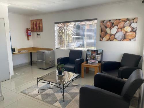 Croydon Apartment | Budget-Friendly Stay at Palmar Hotel with Breakfast Included