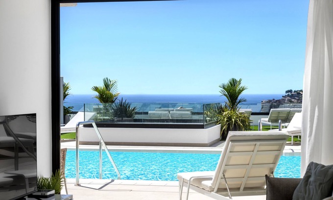Patalavaca Apartment | Experience Palmera Sea View with Oceanfront Bliss & Spa
