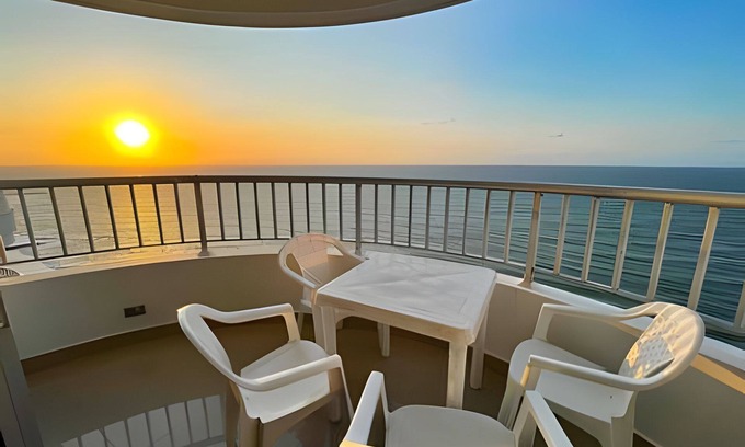 Bocagrande House | Experience Palmetto 2702: Beachfront Views & Family-Friendly