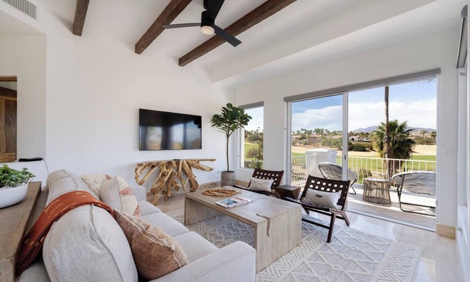 San Jose del Cabo Condo | Stunning Palmilla 2 BDR Condo with Oceanfront Views