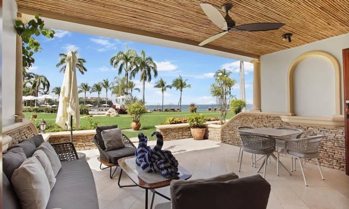 Playa Flamingo Villa | Seaside Villa at the Palms Flamingo with Oceanfront Views