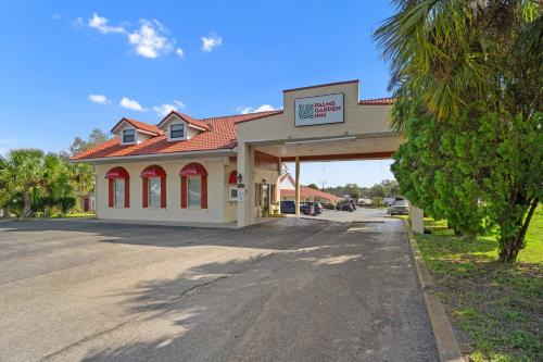 Lake City Hotel | Pet-Friendly Retreat at Palms Garden Inn with Kitchen Access