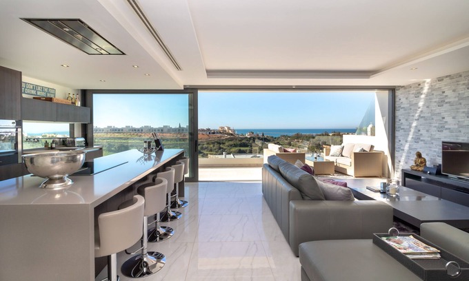Ferragudo Apartment | Palms nº 4 - Oceanfront Penthouse with Private Pool