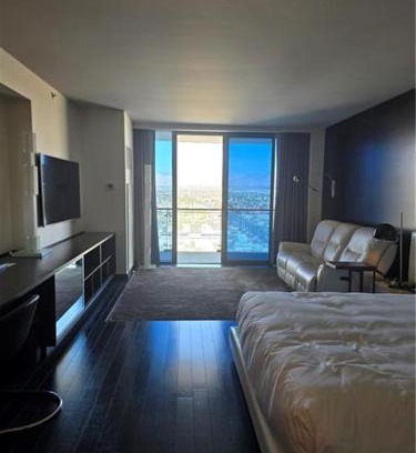 Las Vegas Hotel | Palms Place Hotel Mountain View with Open Balcony