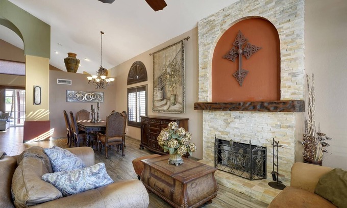 Palm Valley House | Ideal Palmvalley Getaway: Heated Pool & Hot Tub Bliss