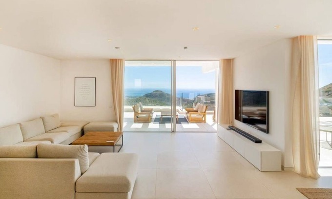 Ojen Apartment | Palo Alto 15: Rooftop Pool with Panoramic City Views