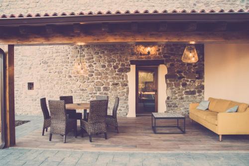 Salces House | Discover Palomba Rural: Family-Friendly Stay with Top Ratings
