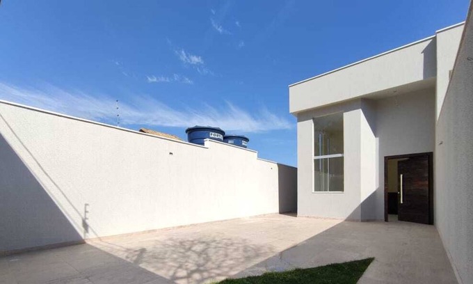 Santa Amelia House | Discover Pampulha: Family-Friendly Retreat with Spa Access