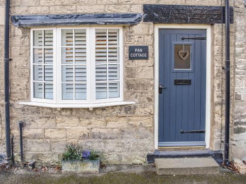 Pickering House | Guest Favorite: Pan Cottage, Pet & Child Friendly Retreat