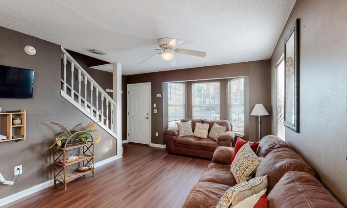 Holiday Beach House | Family-Friendly Panama City Beach Retreat with Kitchen