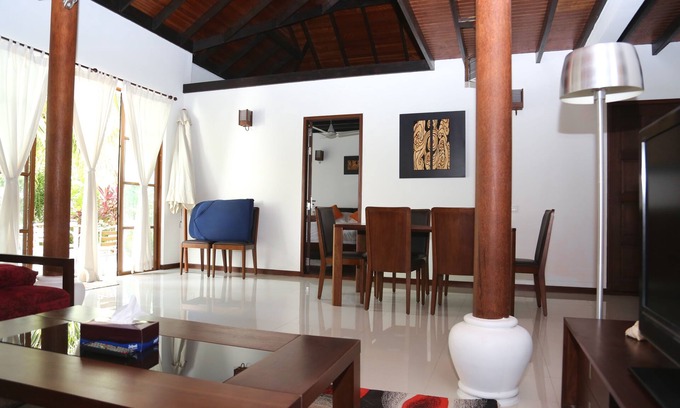 Velidhoo House | Discover Pandanus Villa: Relaxing Retreat with Spa & Pool