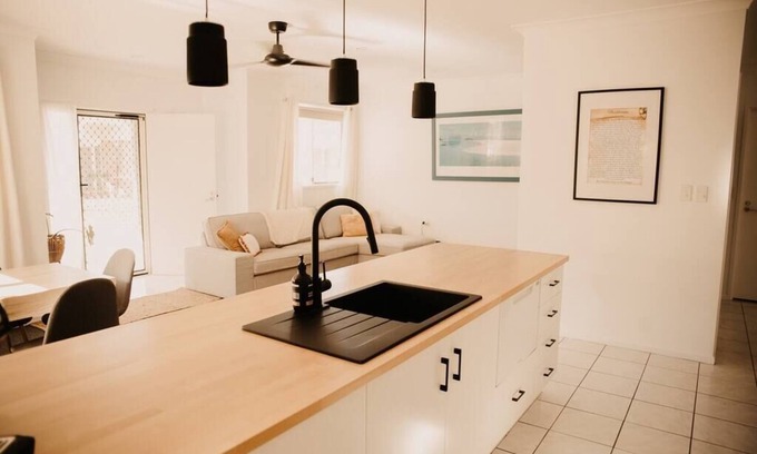 Yeppoon House | Relax at Pandanus Villa Yeppoon with Pool & Kitchen