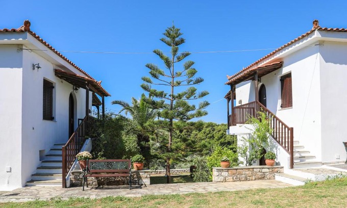 Kanapitsa Hotel | Pet-Friendly Retreat at Pandora Studios Skiathos - 8.4/10 Rated