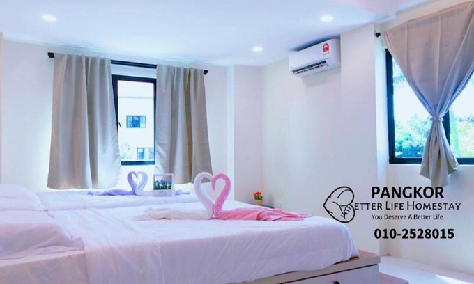 Pangkor Island Apartment | Beachfront Pangkor Pasir Bogak Apartment with Free WiFi