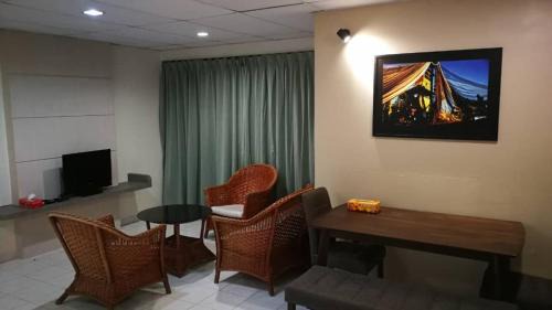 Pangkor Island Apartment | Family-Friendly Pangkor Staycation Apartment with Pool Access
