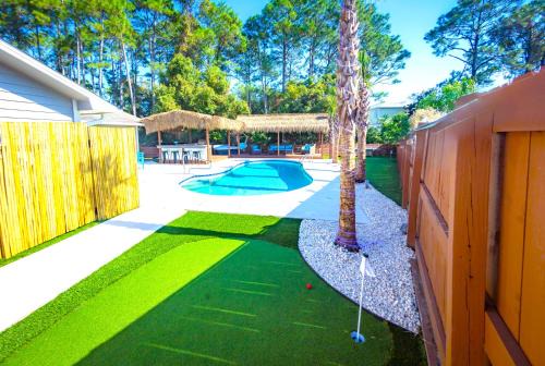 Thomas Drive House | Panhandle Paradise, Heated Pool, Hot Tub, Mini & Disc Golf, Game Room