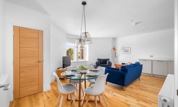 Monifieth Apartment | Discover Panmure Apartment: Rated 9.8 with Family Amenities