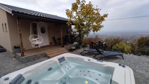 Szentendrei House | Panoráma Vendégház: Oceanfront Retreat with Pet-Friendly Perks