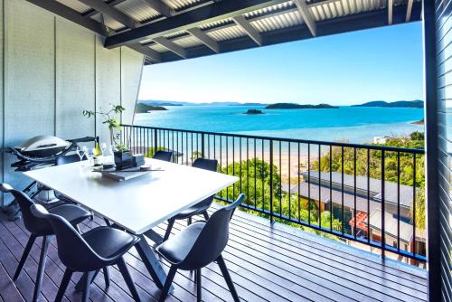 Hamilton Island Apartment | Scenic Panorama 4 Hotel with Ocean View & Family-Friendly Fun