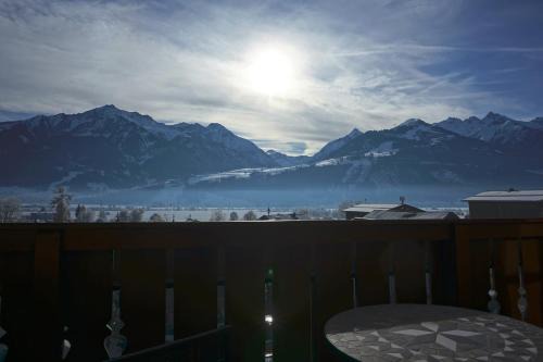 Furth Apartment | Cozy Panorama-Apartment Fürth with Oceanfront Pool Access