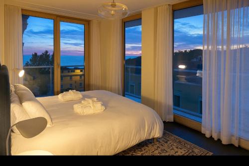 Roiano-Gretta-Barcola-Cologna-Scorcola Apartment | Oceanfront Panorama Apartment with Pool and Stunning Views