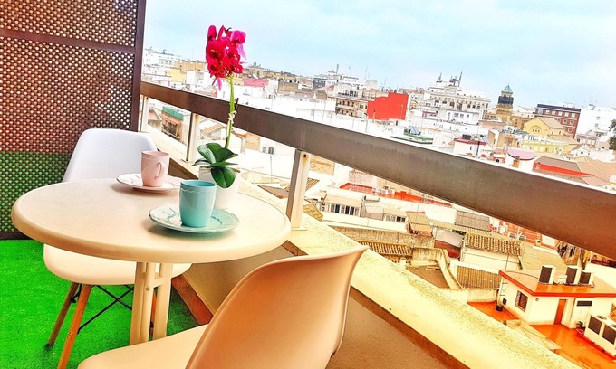 La Trinidad-San Juan y Todos los Santos Apartment | Comfortable Stay at Panorama Córdoba Center with Spa & Breakfast
