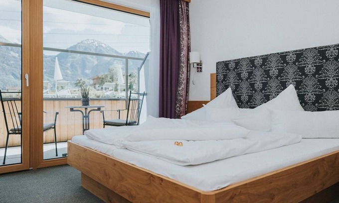 Sankt Veit im Pongau Apartment | Family-Friendly Getaway at Panorama Garden - Empl
