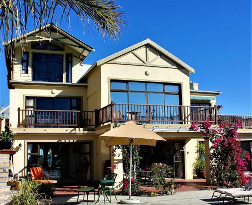 West Bank House | Panorama Guest House: Family-Friendly with Pool & Breakfast
