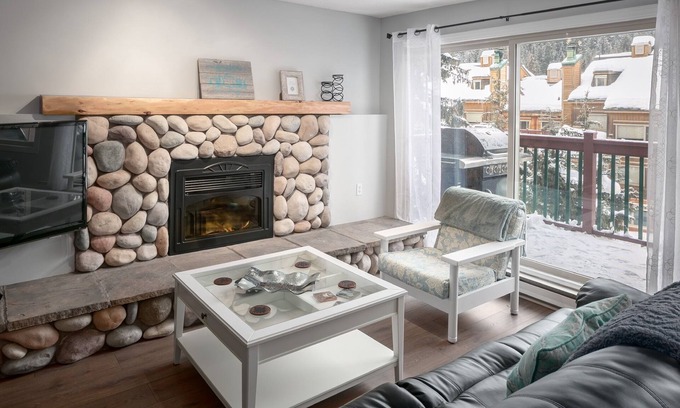 East Kootenay House | Cozy Panorama Horsethief Lodge Condo with Pool & Hot Tub