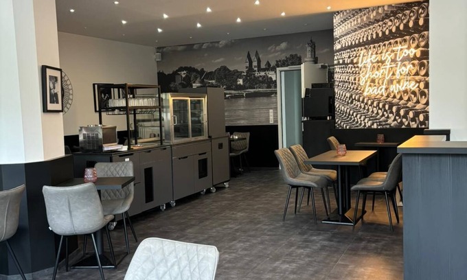 Pellenz Hotel | Comfortable Stay at Panorama Hotel Rheinkrone with Breakfast
