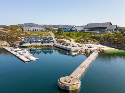Steinsland Hotel | Relax at Panorama Hotell & Resort with Oceanfront Bliss