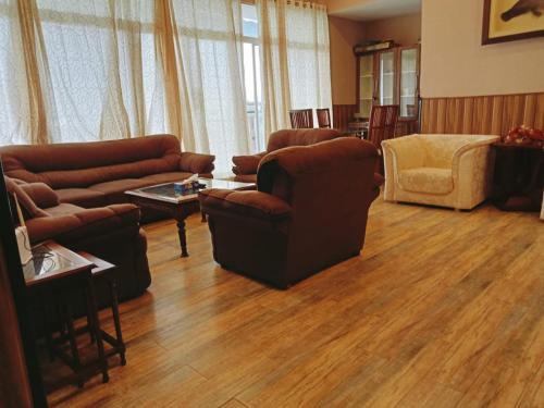 Nathia Gali Apartment | Panorama House: Family-Friendly Retreat with Great Amenities
