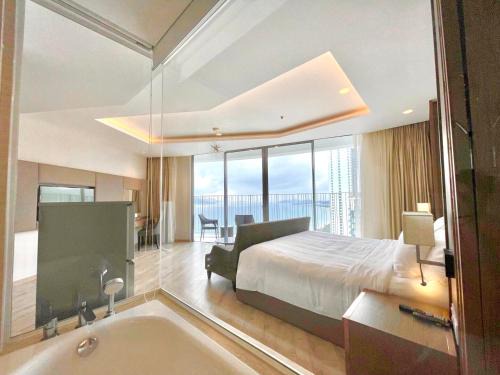 Tran Phu Beach Apartment | Experience Panorama Nha Trang: Pool, Spa & Ocean Views